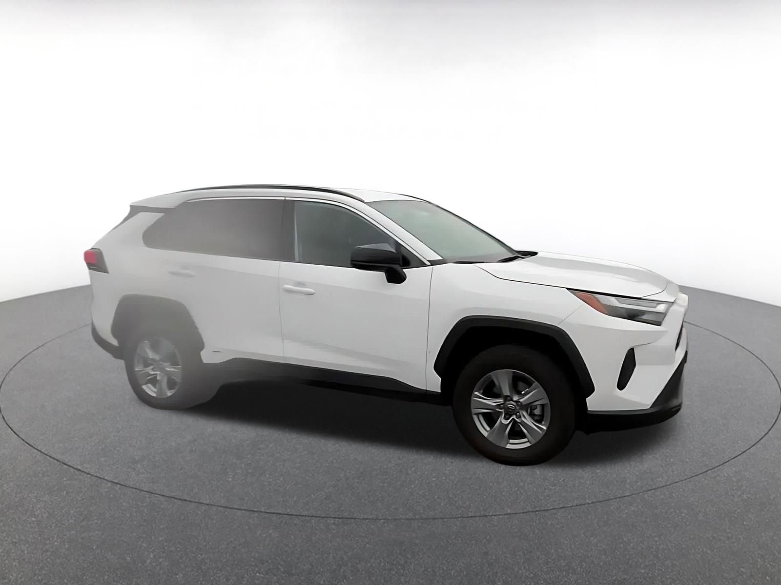 Used 2025 Toyota RAV4 LE video 2