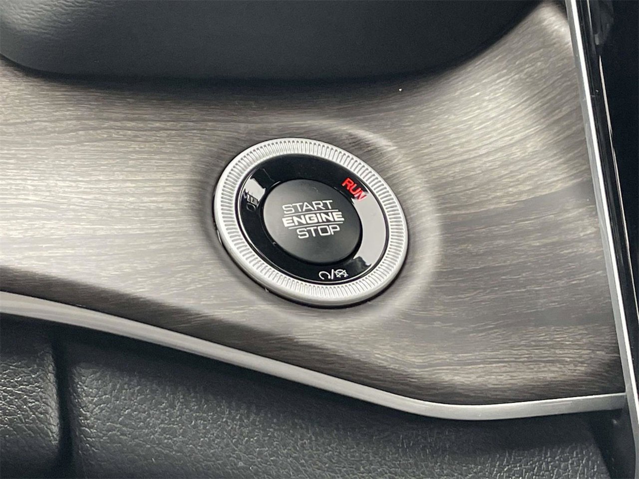 New 2025 Jeep Grand Cherokee L Limited image 39