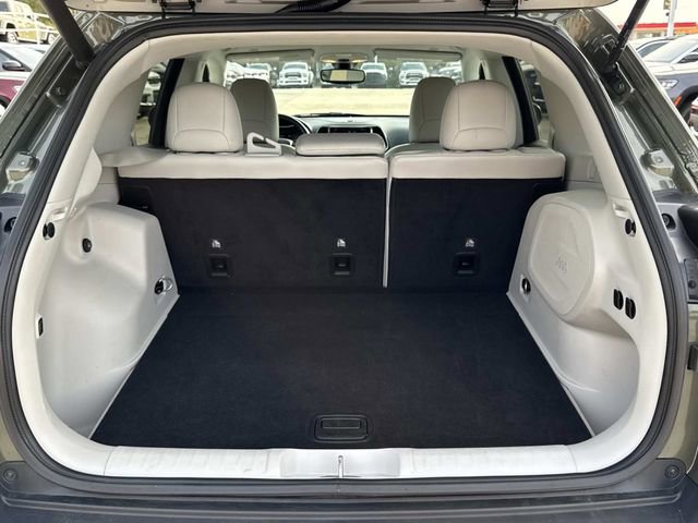 Used 2019 Jeep Cherokee Limited image 7