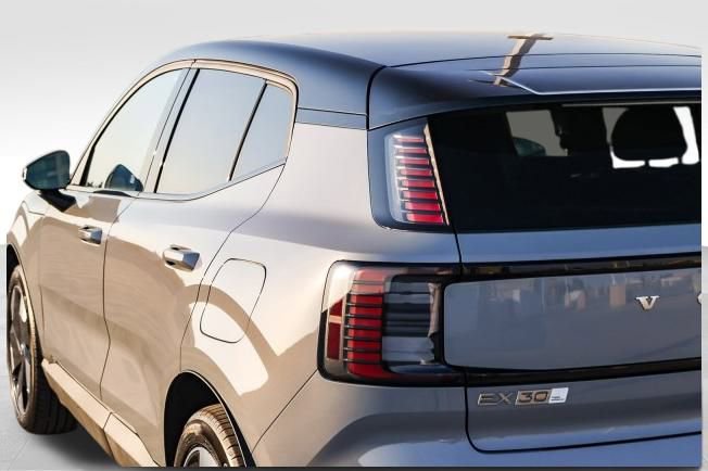 New 2025 Volvo EX30 Ultra w/ Protection Package Premier image 7