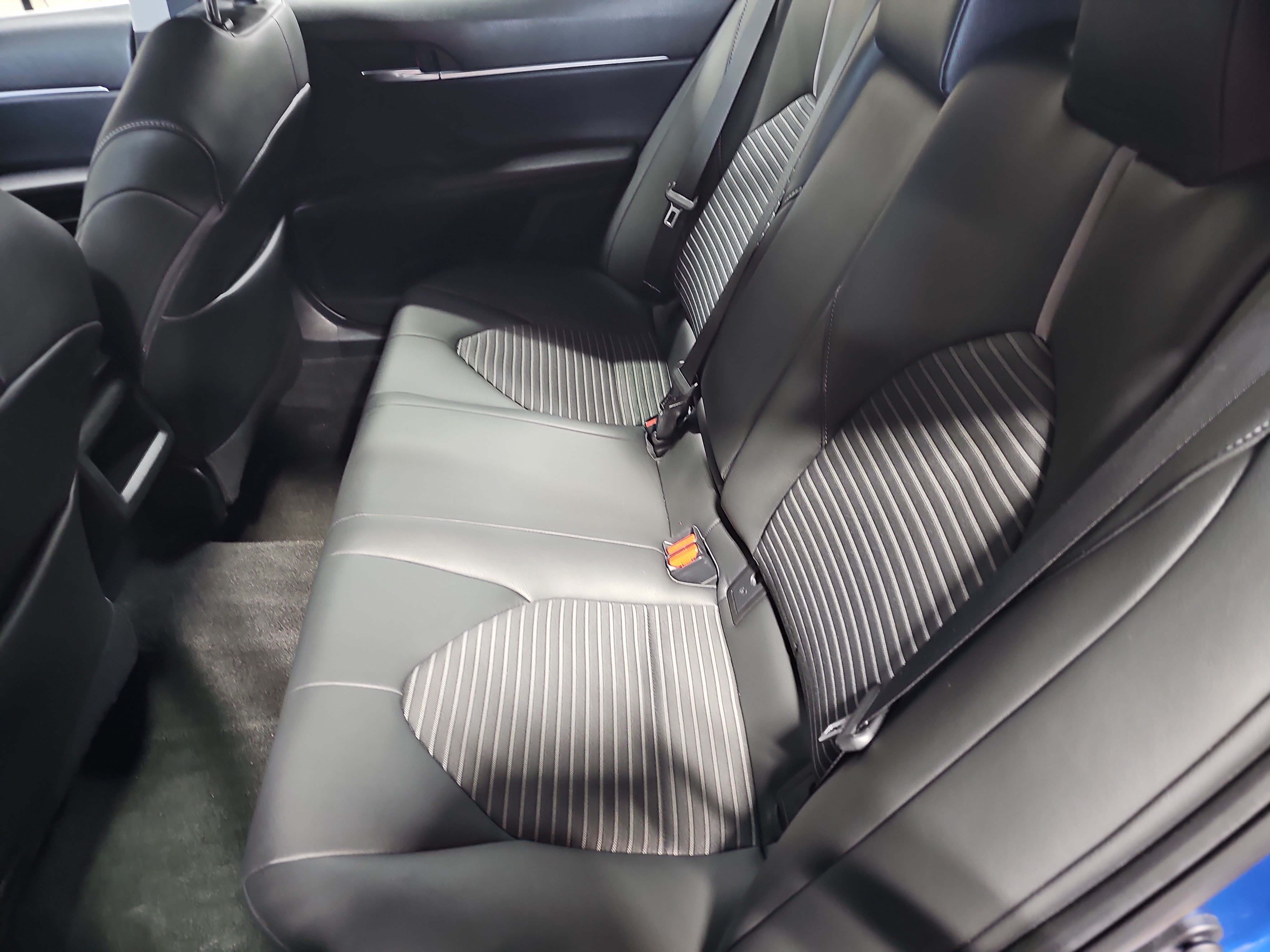 Used 2018 Toyota Camry SE w/ Moonroof Package FWD image 14