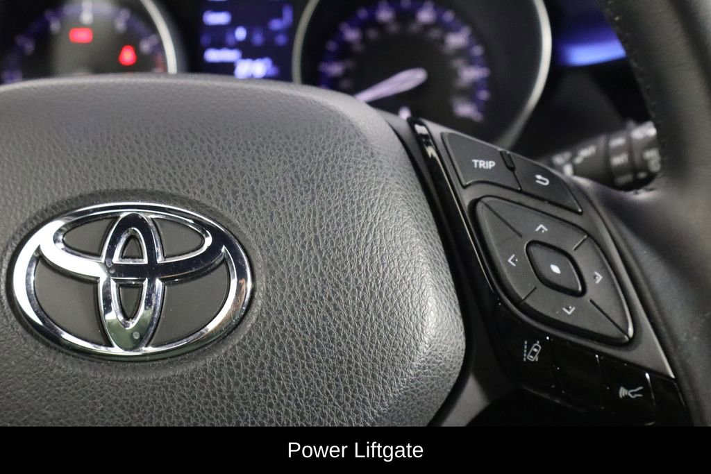 Used 2020 Toyota C-HR XLE image 10