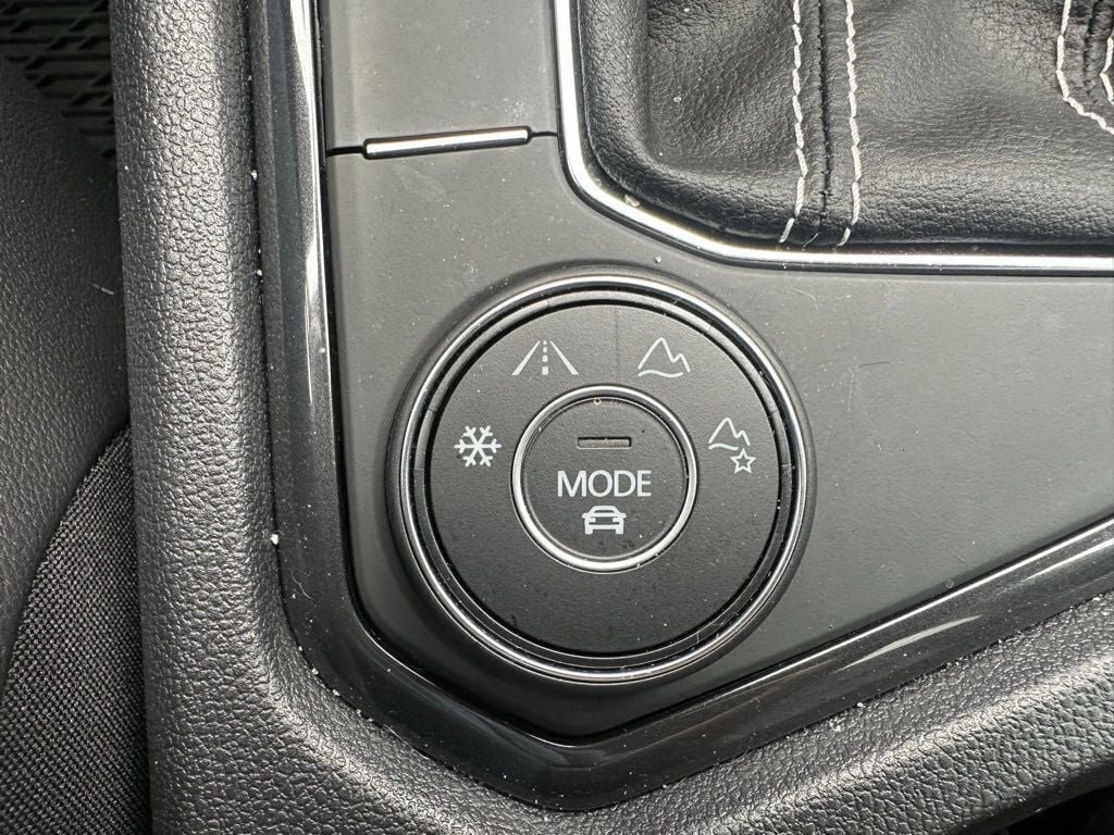 Certified 2023 Volkswagen Tiguan SE AWD/4WD image 12