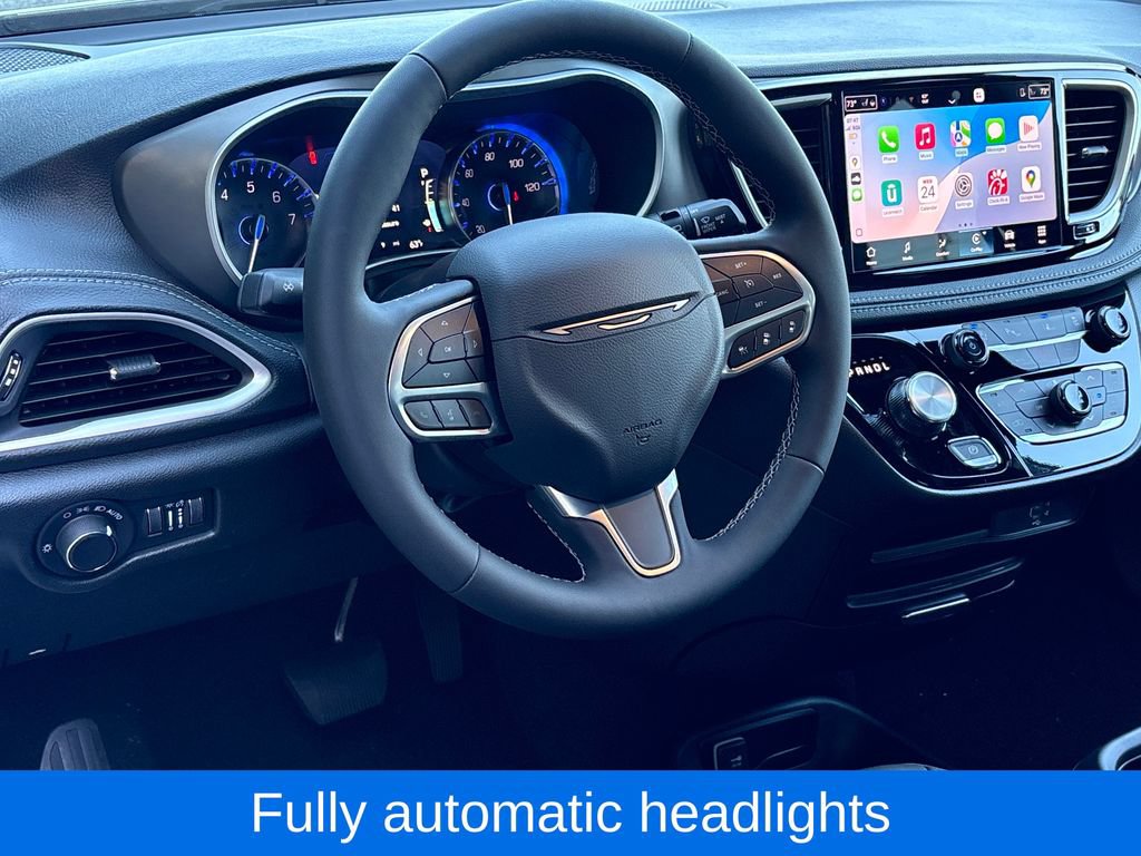 New 2027 Chrysler Pacifica Select FWD image 12