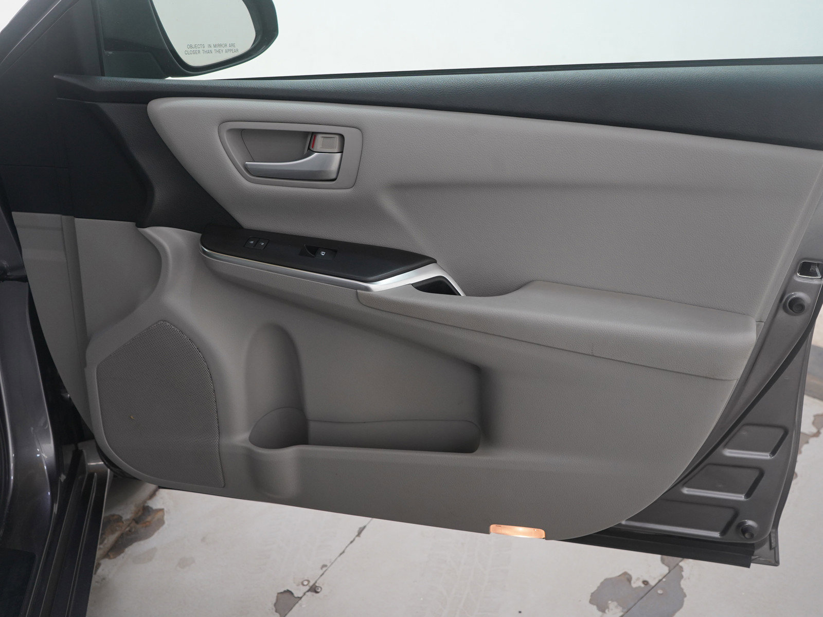 Used 2015 Toyota Camry LE image 11