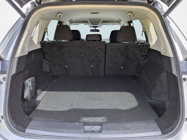 Used 2024 Nissan Rogue SV AWD/4WD image 12