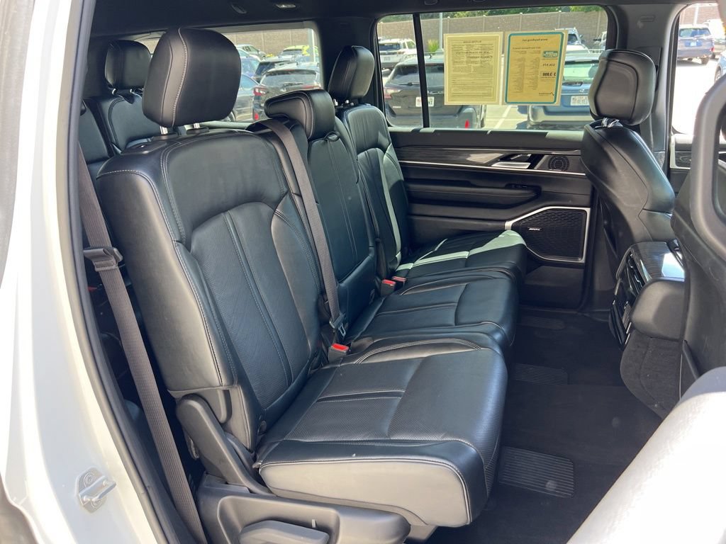 Used 2022 Jeep Wagoneer Series II AWD/4WD image 25