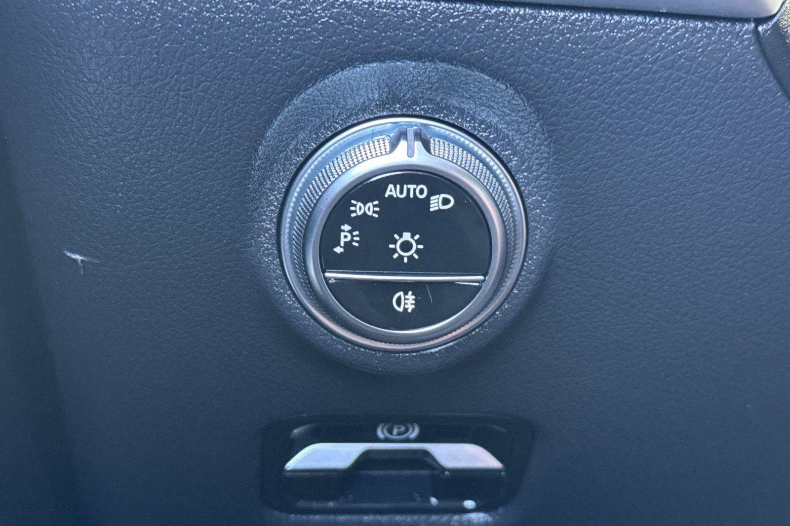 Used 2024 Mercedes-Benz C 300 4MATIC Sedan image 38