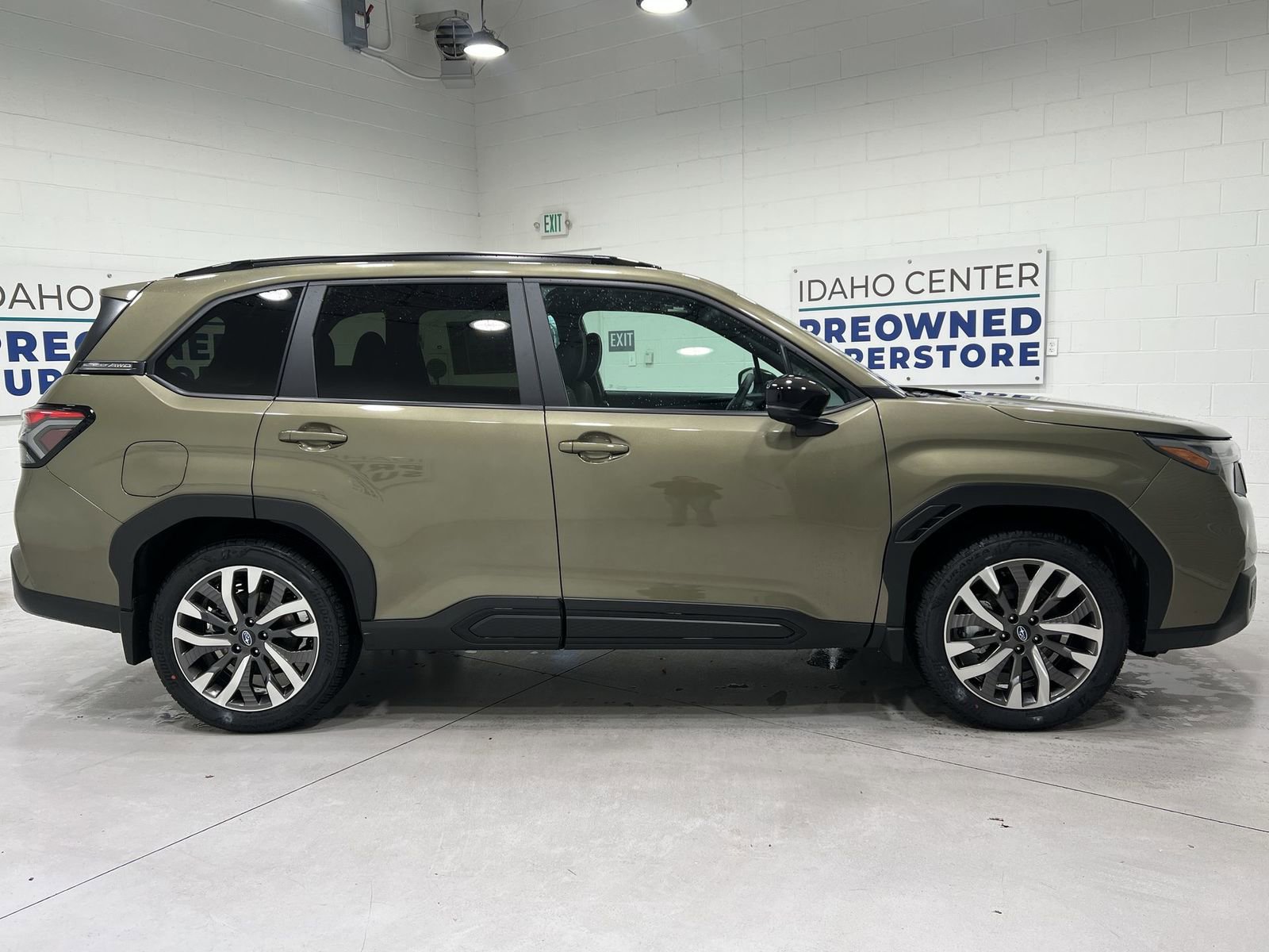 New 2026 Subaru Forester Touring image 9