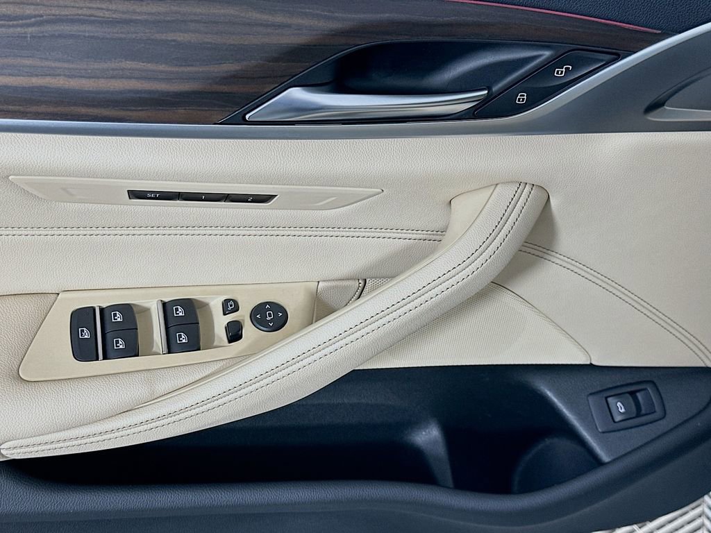 Certified 2023 BMW 530i w/ Convenience Package image 18