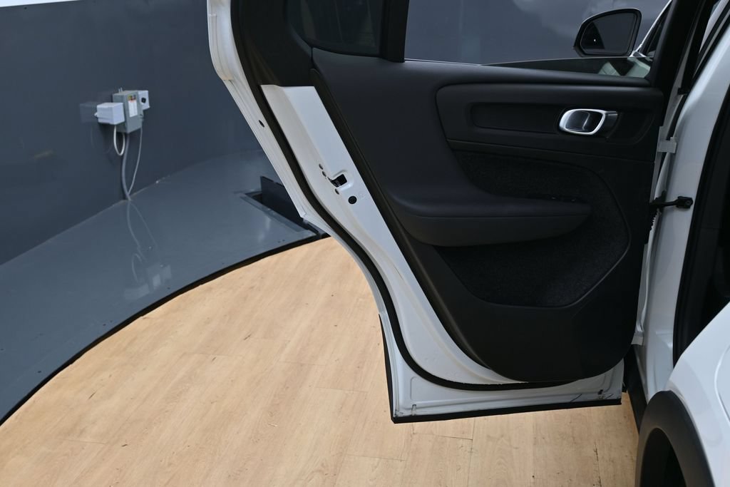 Used 2023 Volvo C40 P8 Recharge Ultimate AWD/4WD image 38