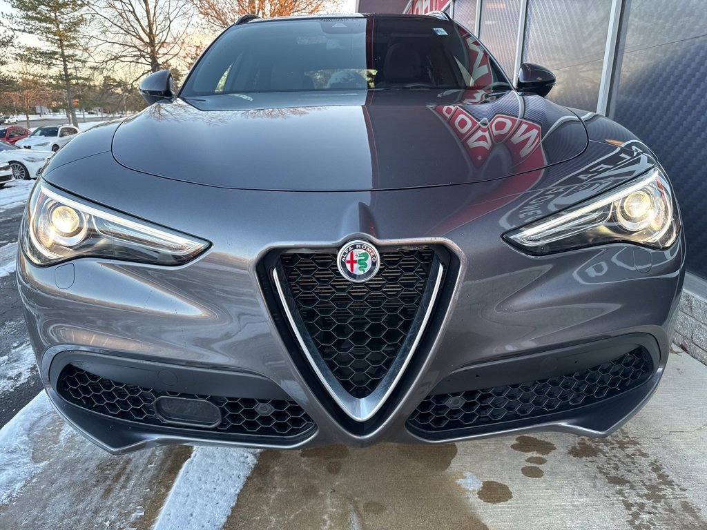 Used 2023 Alfa Romeo Stelvio Ti image 7