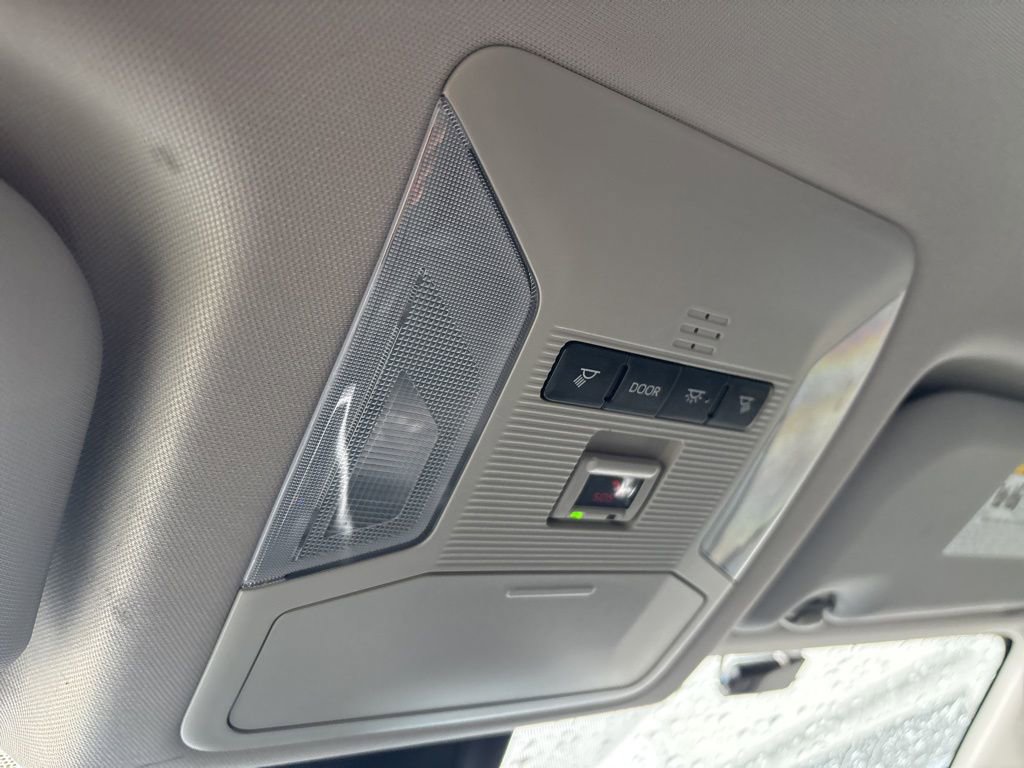 Used 2020 Toyota RAV4 LE image 21