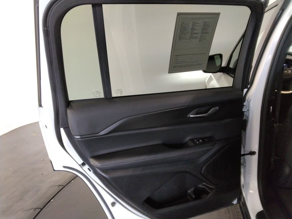 Used 2024 Jeep Grand Cherokee L Laredo AWD/4WD image 33