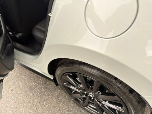 New 2026 MAZDA MAZDA3 2.5 S Hatchback w/ Select Pkg FWD image 31
