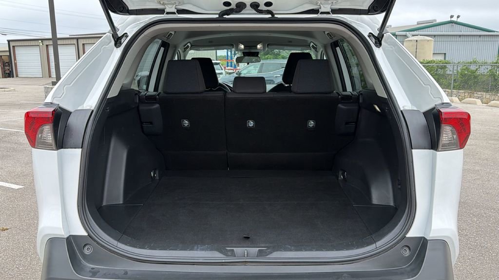 Certified 2025 Toyota RAV4 LE FWD image 37