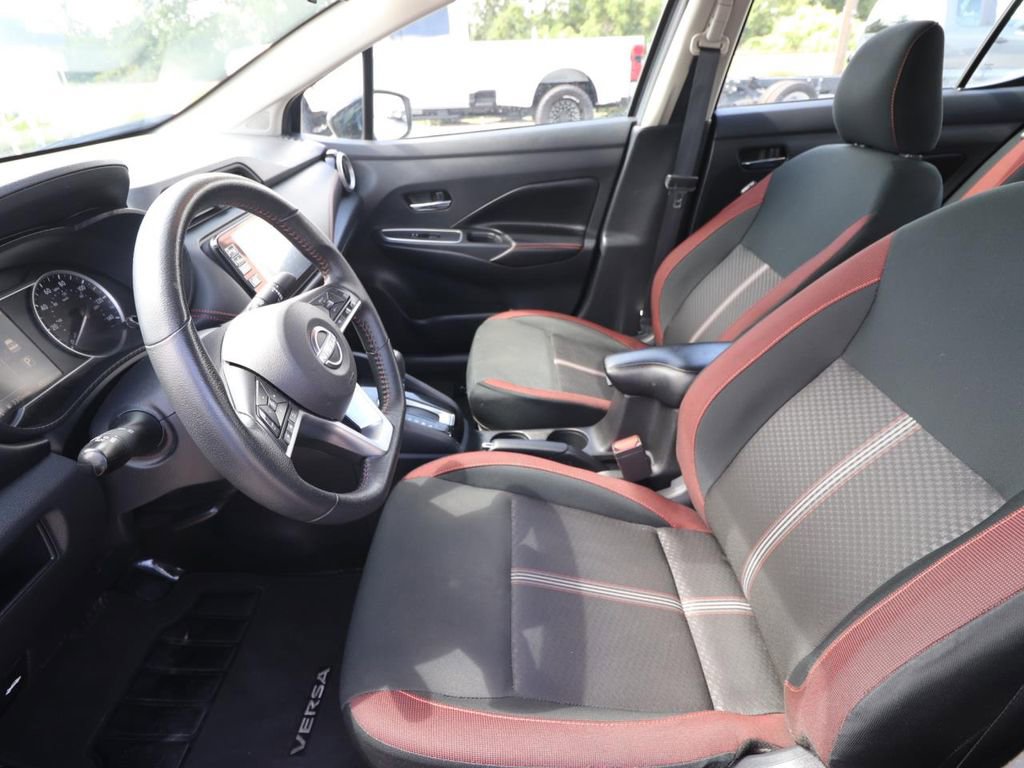 Used 2024 Nissan Versa SR FWD image 2