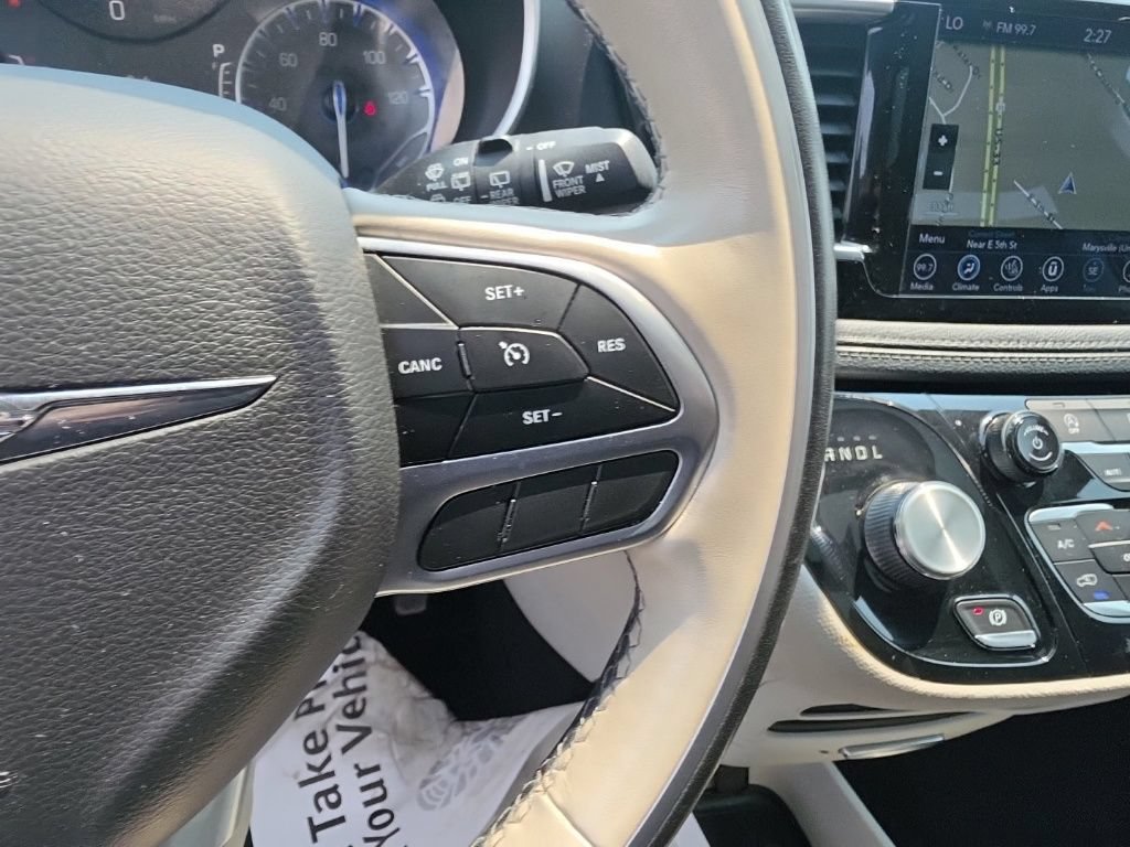 Used 2020 Chrysler Pacifica Limited FWD image 19