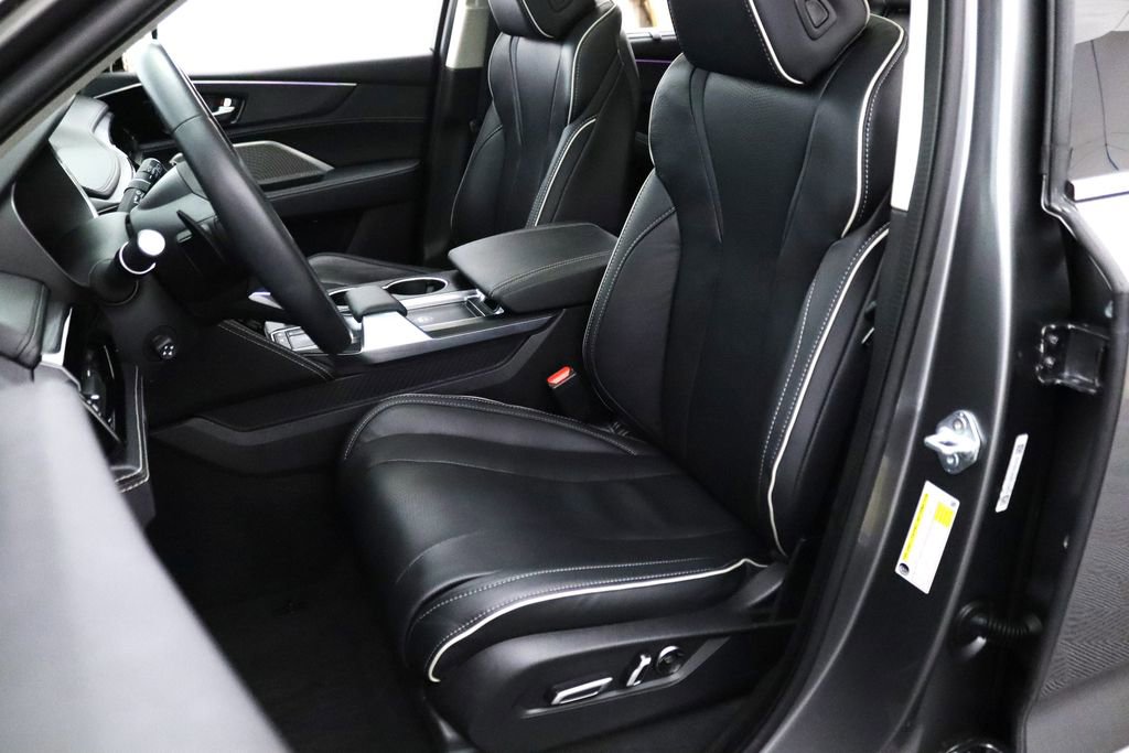 Used 2023 Acura MDX SH-AWD w/ Advance Package image 2