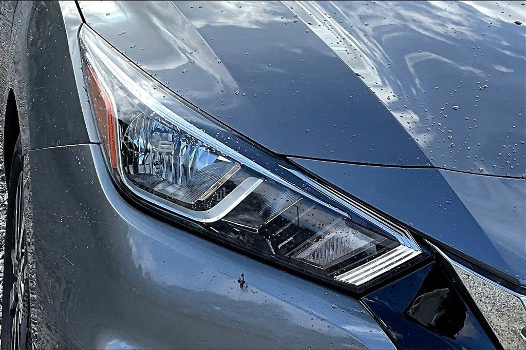 Used 2021 Nissan Versa SV image 26