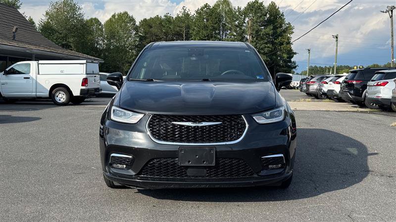 Used 2024 Chrysler Pacifica Touring FWD image 5
