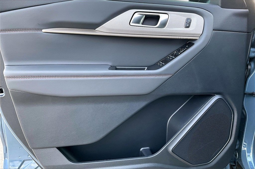 New 2026 Ford Explorer Active w/ Active Comfort Package image 13