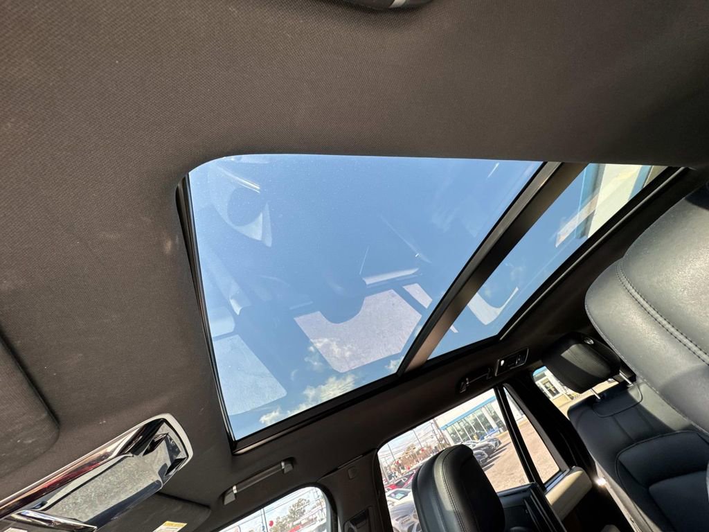 Used 2019 Land Rover Range Rover Long Wheelbase Supercharged image 28