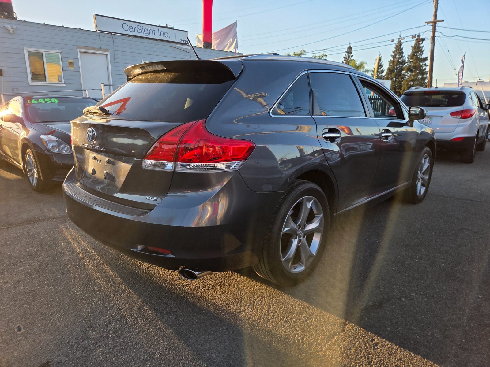 Used 2012 Toyota Venza XLE FWD image 4