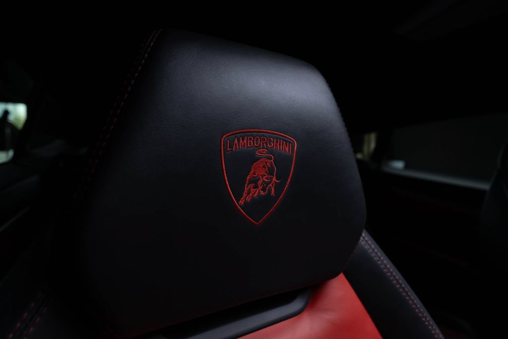 Used 2022 Lamborghini Urus AWD/4WD image 48