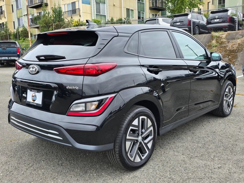Used 2023 Hyundai Kona SE FWD image 7