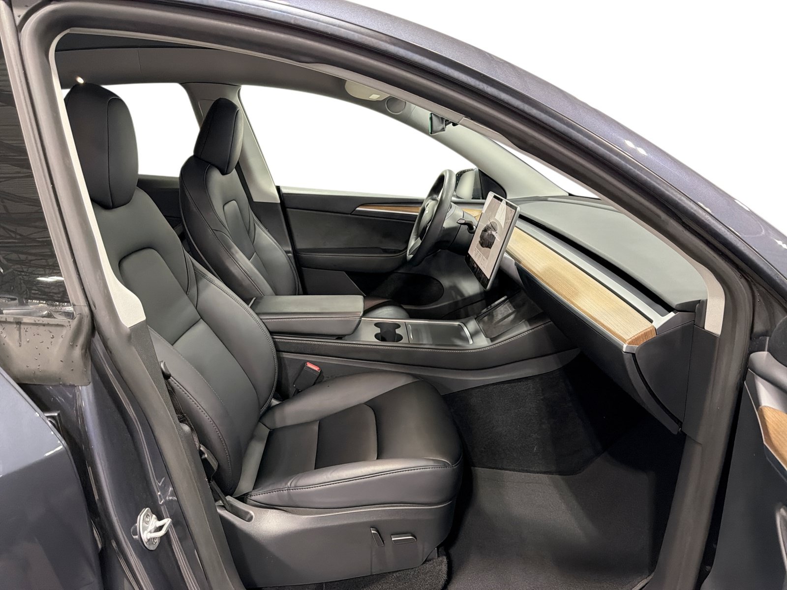 Certified 2023 Tesla Model Y Long Range AWD/4WD image 13