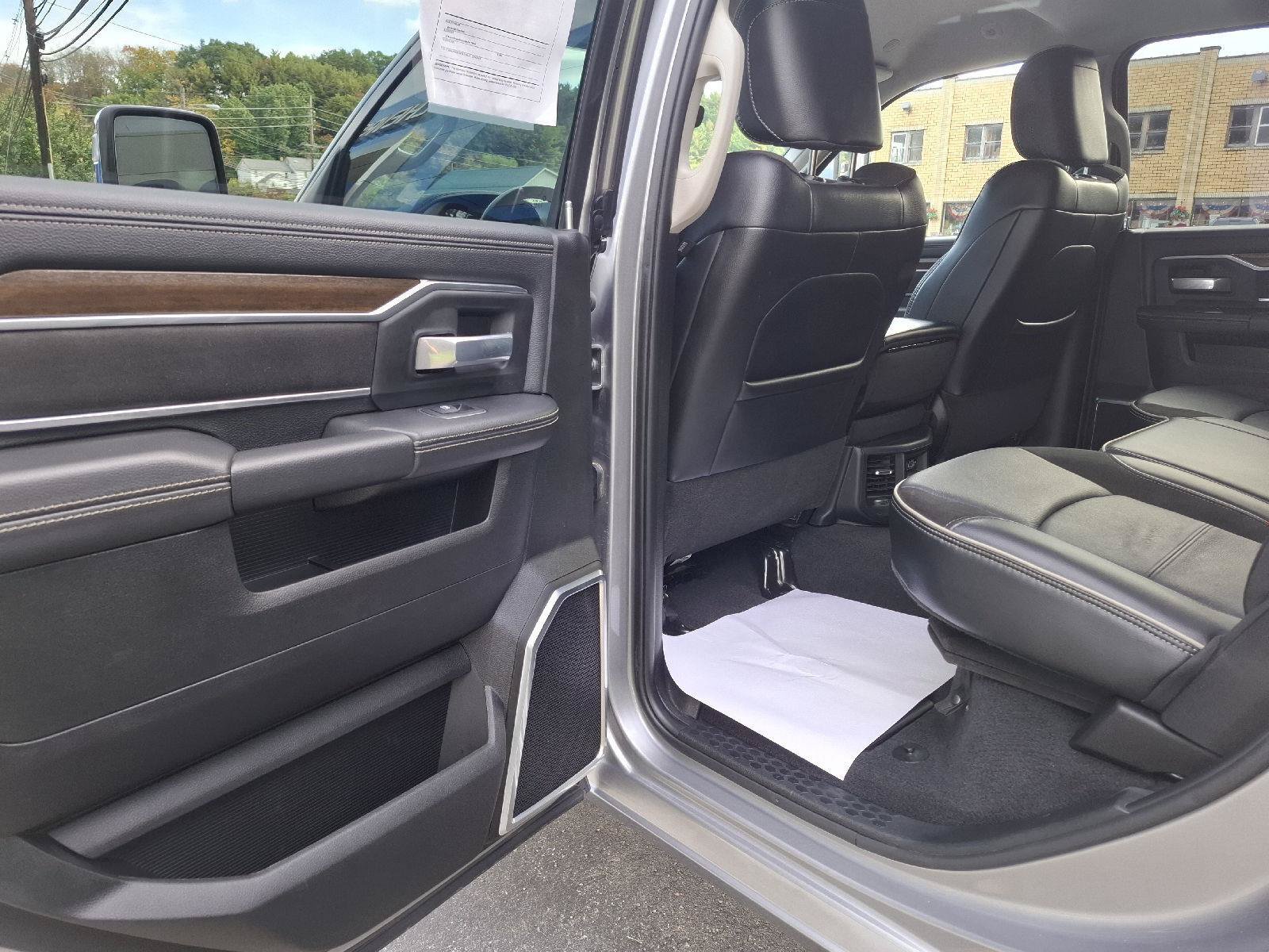 Used 2024 RAM 2500 Laramie w/ Safety Group AWD/4WD image 18