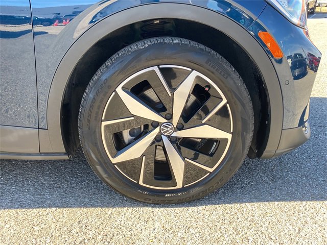 Used 2023 Volkswagen ID.4 Pro S image 9
