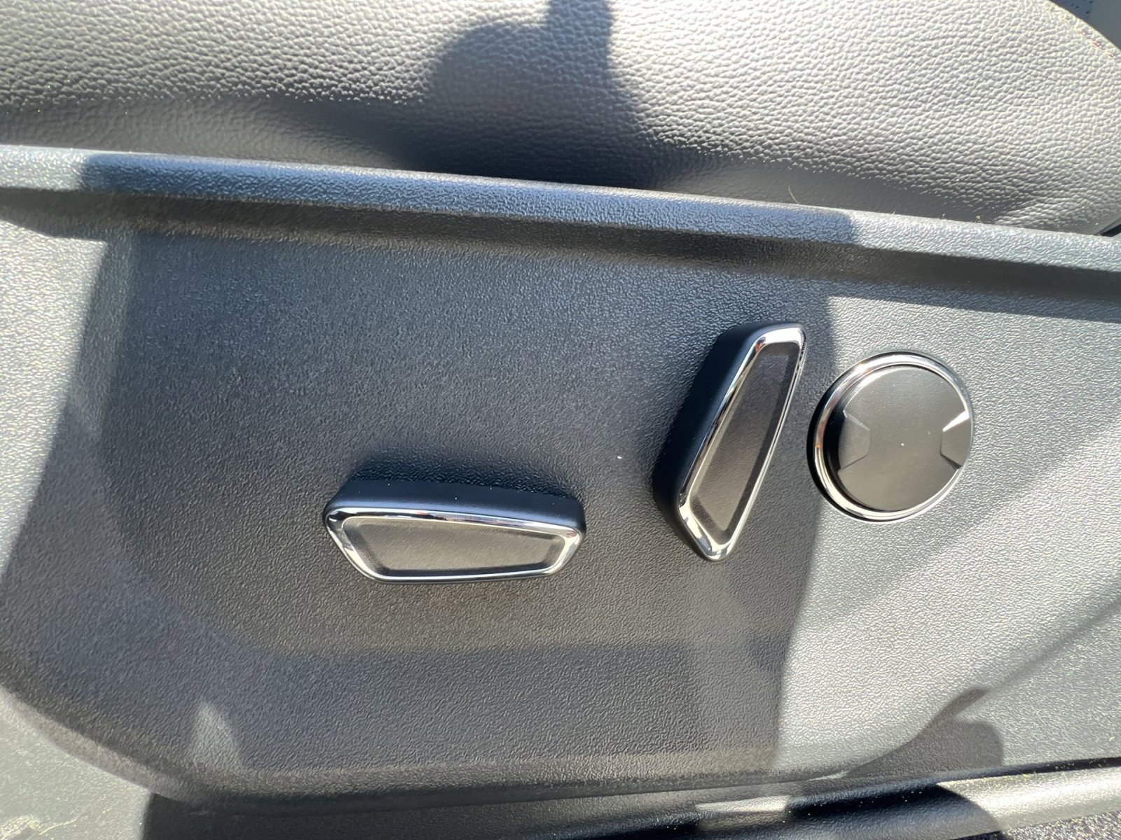 New 2025 Ford F150 Lightning Lariat image 14