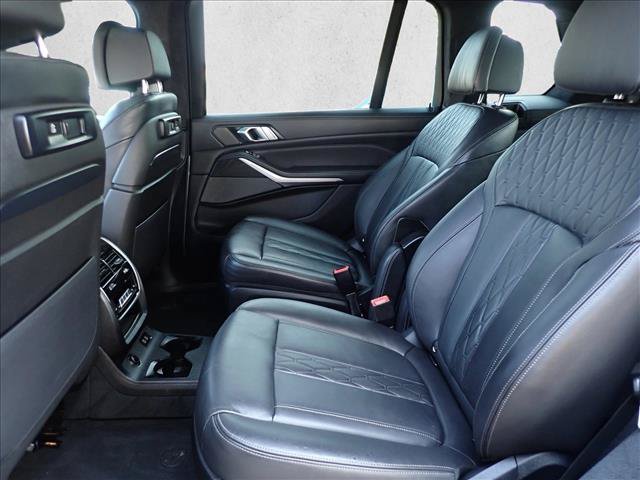 Used 2020 BMW X7 M50i AWD/4WD image 11