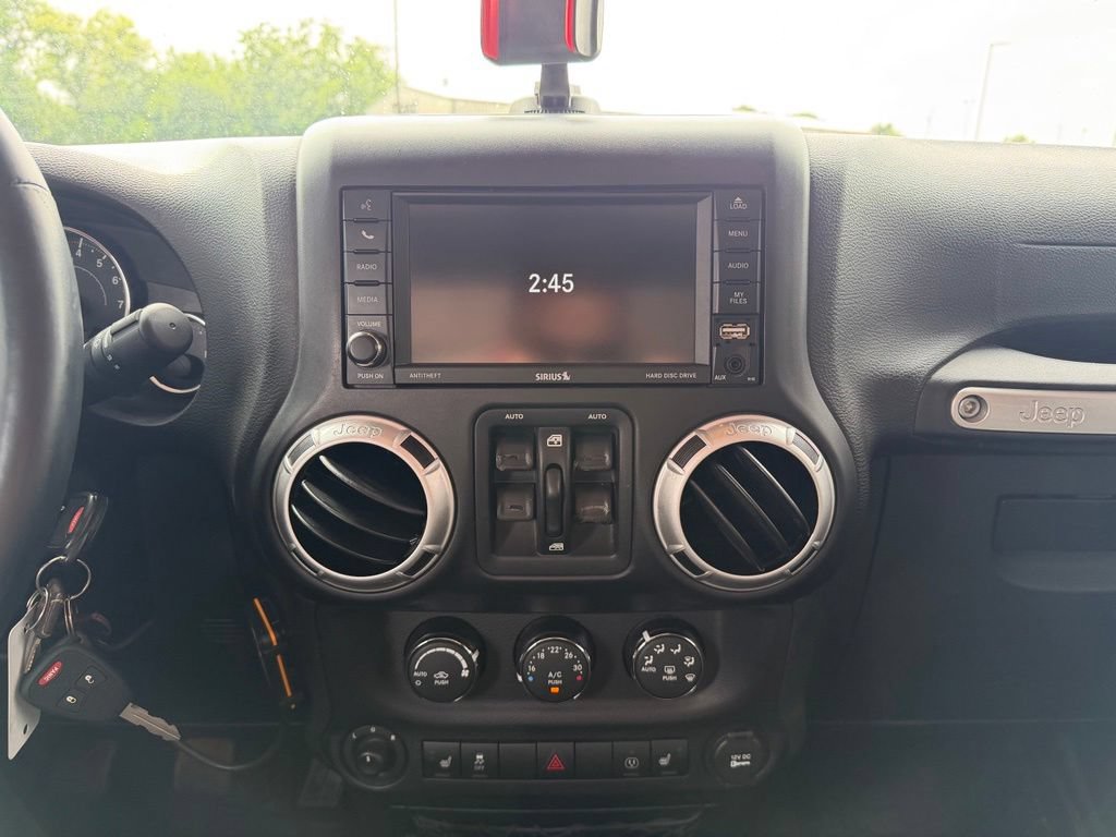 Used 2016 Jeep Wrangler Unlimited Rubicon w/ Dual Top Group AWD/4WD image 8