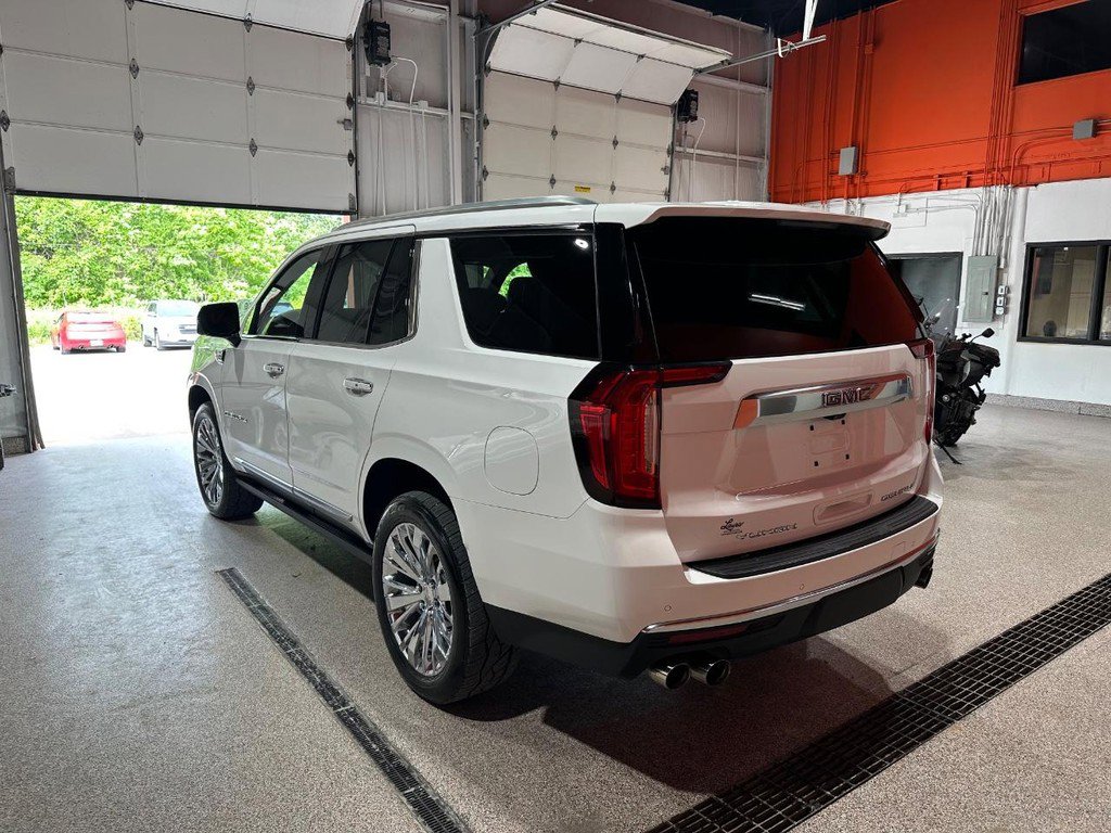 Used 2021 GMC Yukon Denali w/ Denali Premium Package AWD/4WD image 3