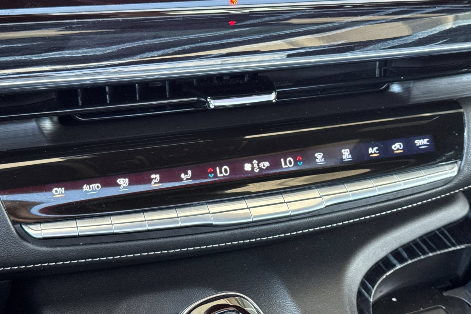 Used 2021 Cadillac Escalade ESV Sport AWD/4WD image 26