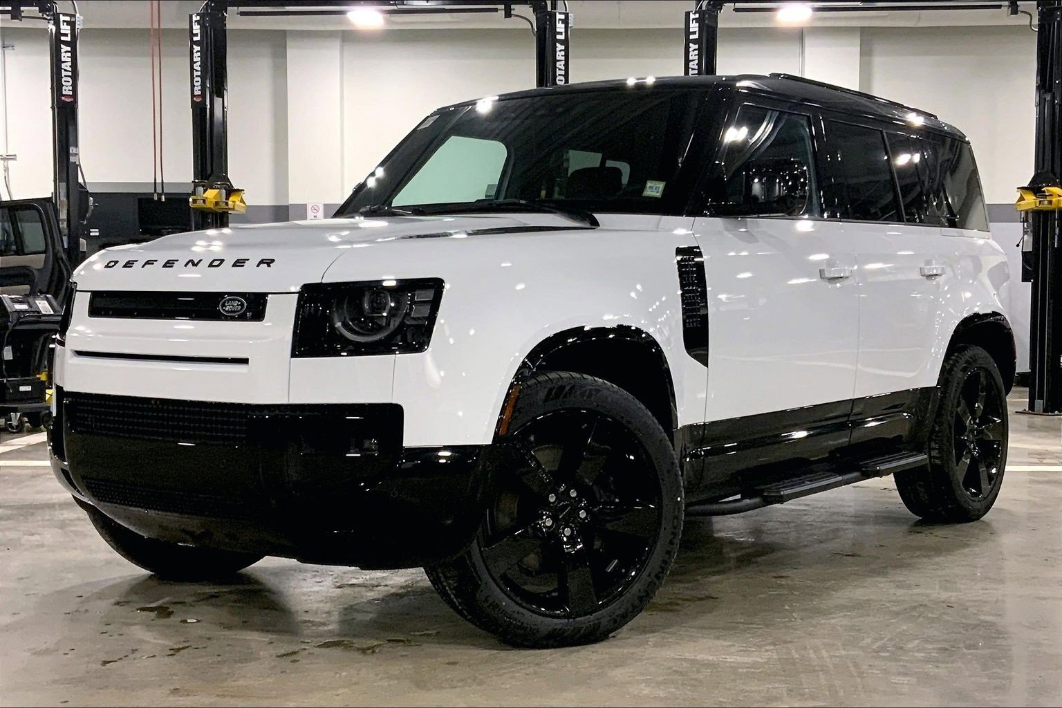 New 2026 Land Rover Defender 110 X-Dynamic SE image 1