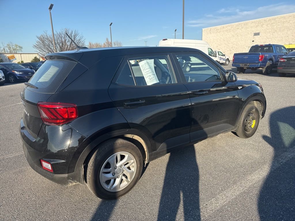 Used 2026 Hyundai Venue SE image 3