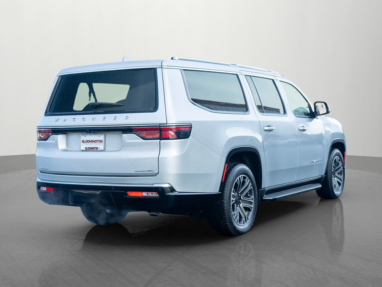 Used 2023 Jeep Wagoneer L Series II image 7