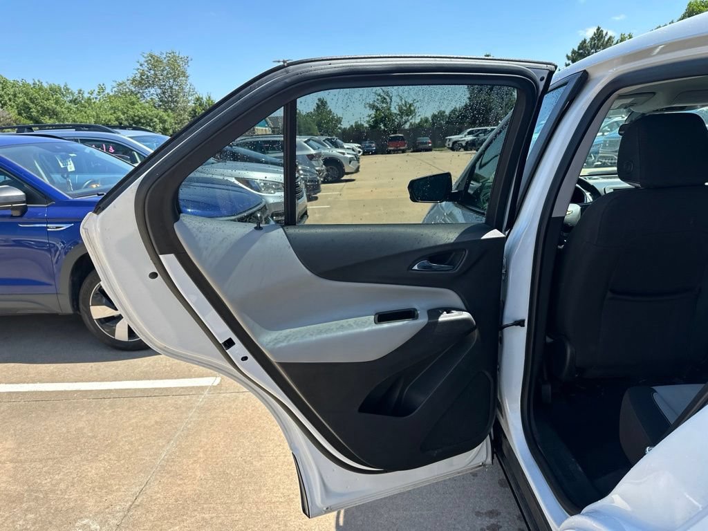 Used 2021 Chevrolet Equinox LS w/ LS Convenience Package FWD image 11
