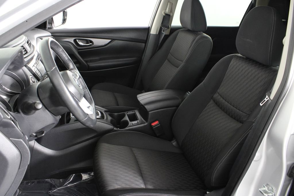 Used 2019 Nissan Rogue SV image 20