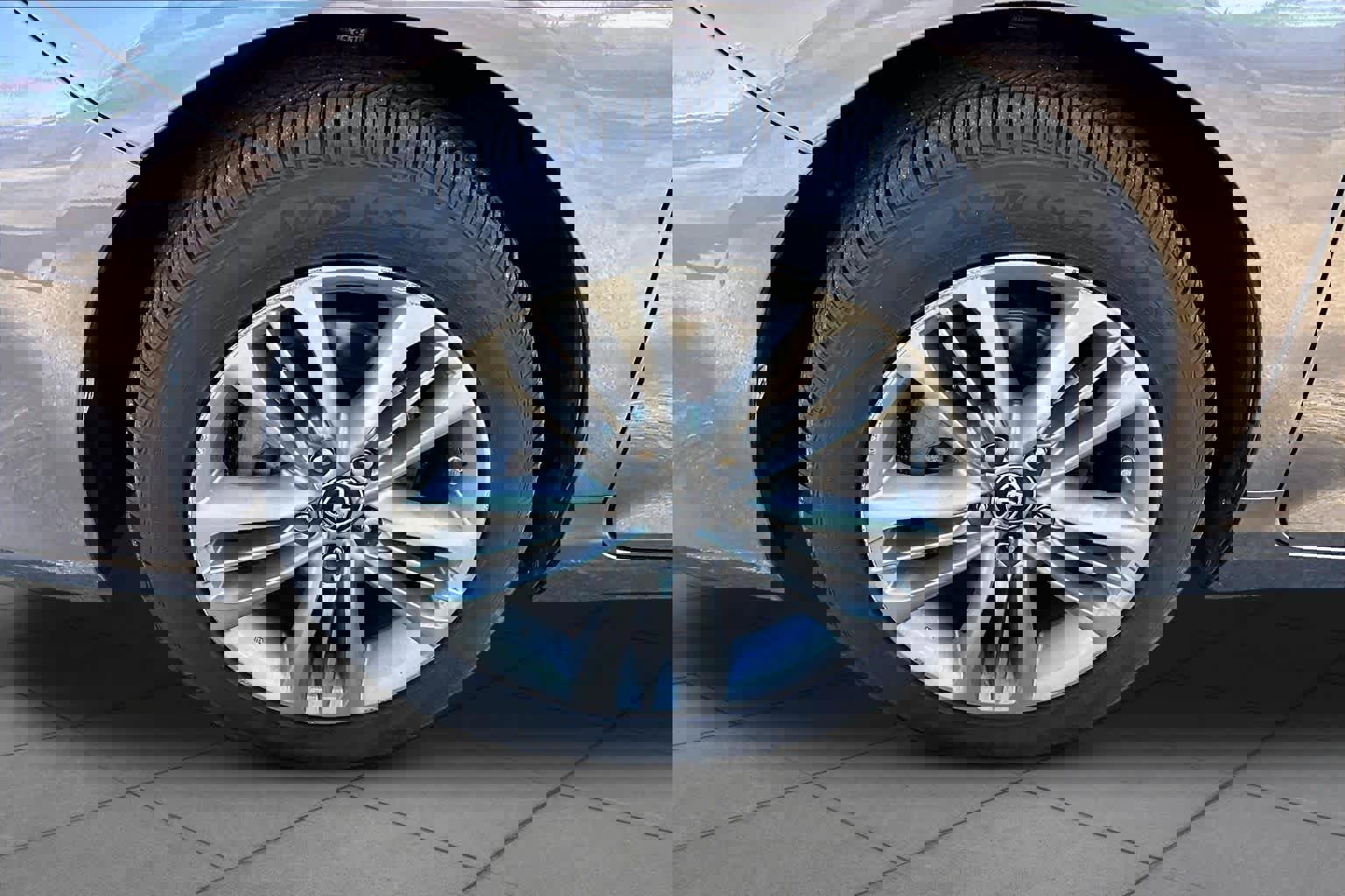 Used 2017 Toyota Camry SE FWD image 11