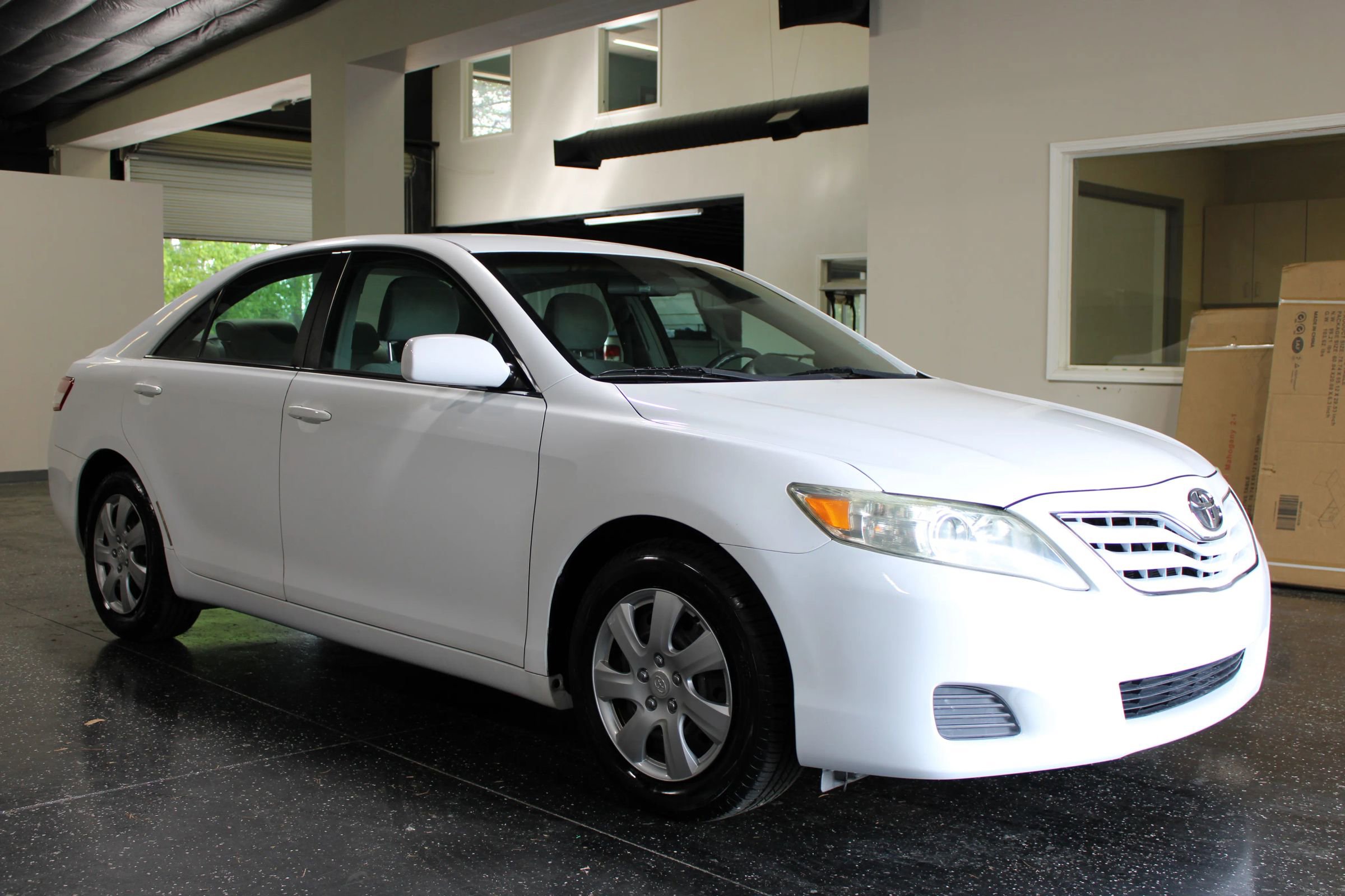Used 2010 Toyota Camry LE image 28