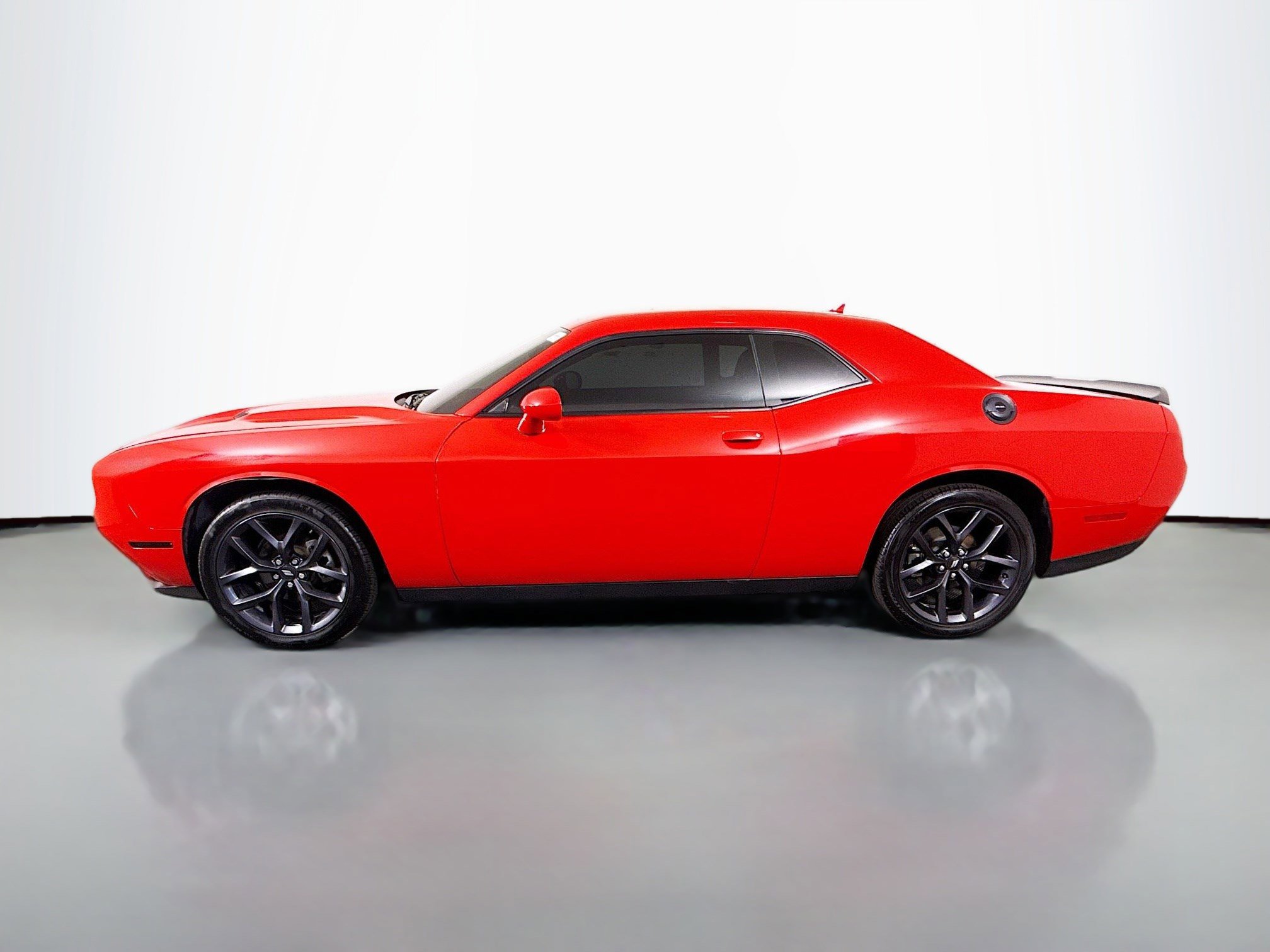 Used 2021 Dodge Challenger SXT w/ Blacktop Package RWD image 6