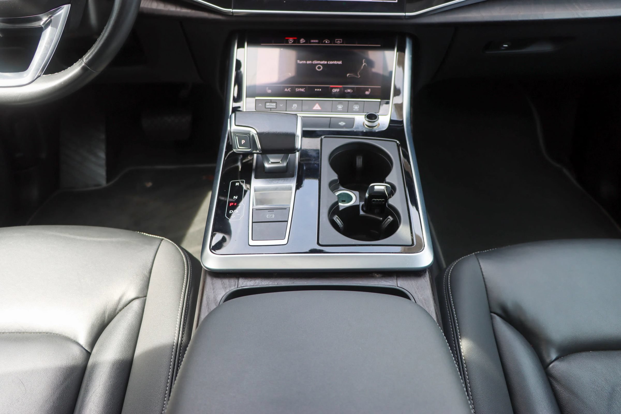 Used 2021 Audi Q8 Premium w/ Convenience Package AWD/4WD image 27