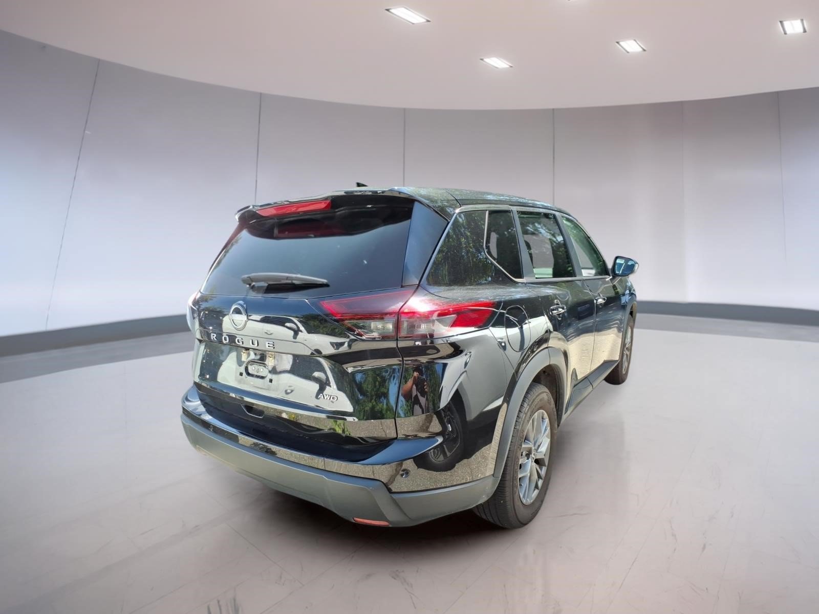 Used 2026 Nissan Rogue SV AWD/4WD image 4