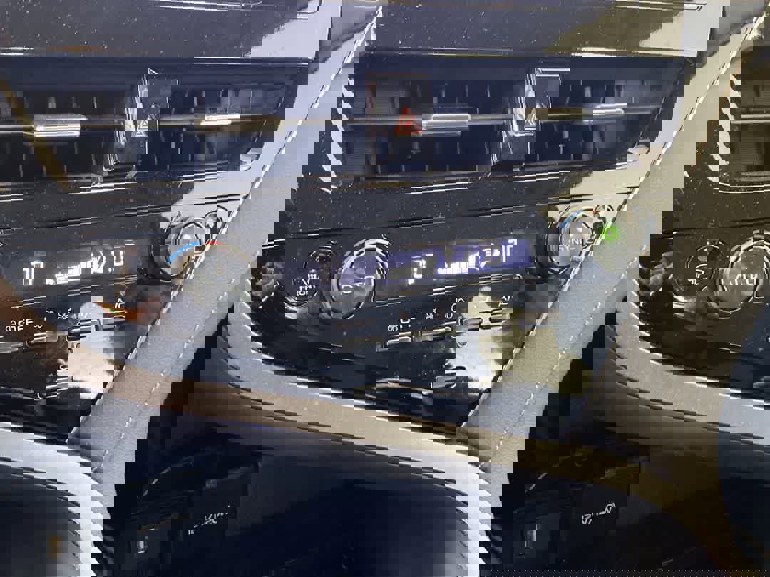 Used 2023 Toyota Camry LE image 18