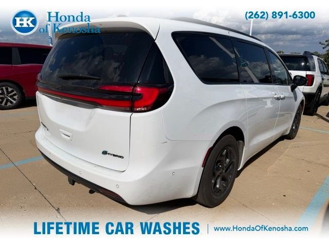 Used 2024 Chrysler Pacifica Limited FWD video 2